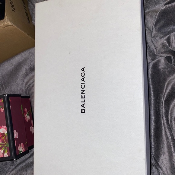 Balenciaga Sneakers - Picture 2 of 8